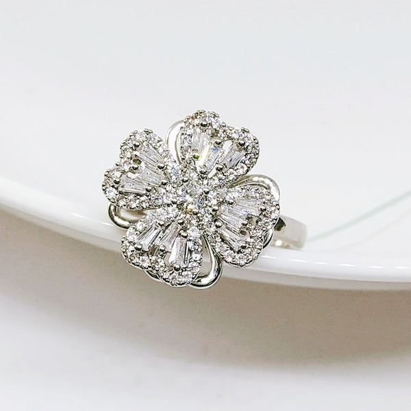 Lucky Whirling Four-Leaf Clover Full Zircon Ring - tuttostyle4u